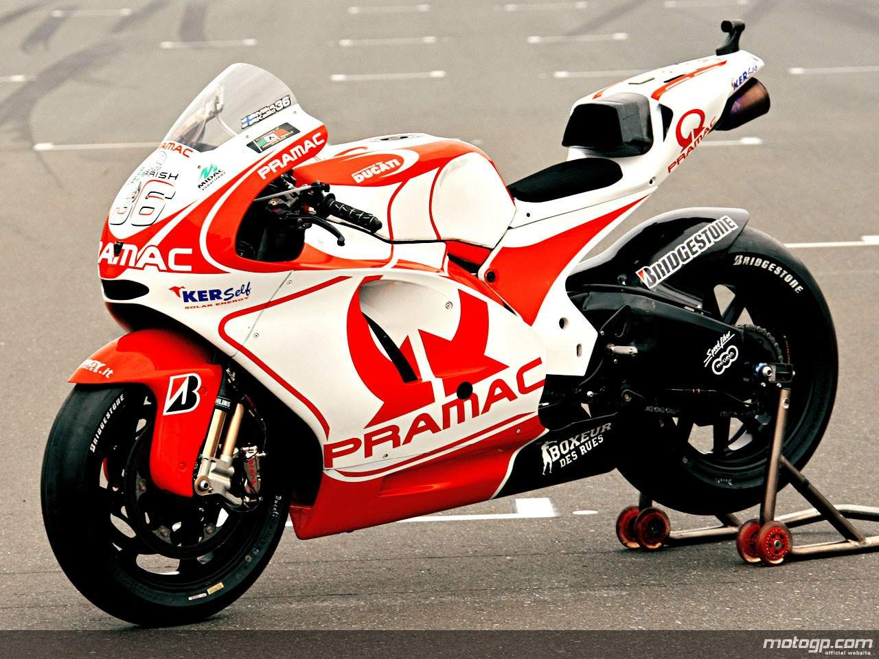 ducati desmosedici gp9